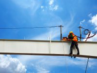 Homme sur chantier